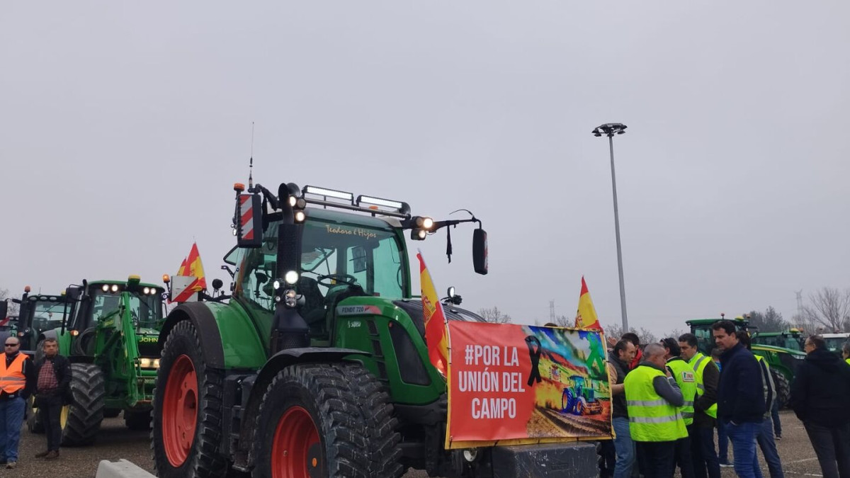 Imagen: Tractores en la movilización de Valladolid | esRadio Castilla y León