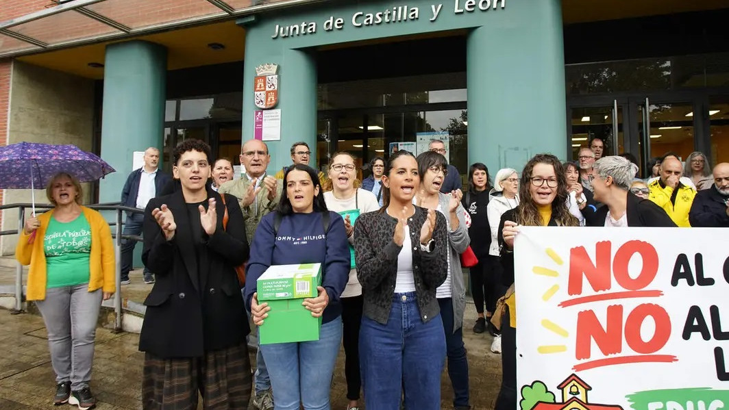 Imagen: Concentración de vecinos de Toreno