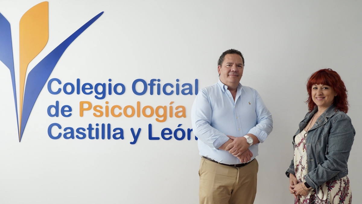 Imagen: ICAL |Leticia Pérez -  Jaime Gutiérrez; Presidente de COPCYL;  y la vocal presidenta por Valladolid del COPCYL, Nieves Andrés.