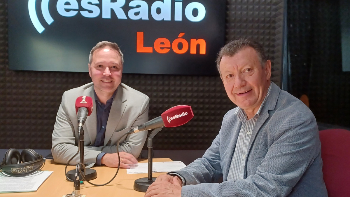 Imagen: El Dr. Francisco Jorquera (Derecha) durante la entrevista en 'Es la Mañana de León' con Arturo Martínez