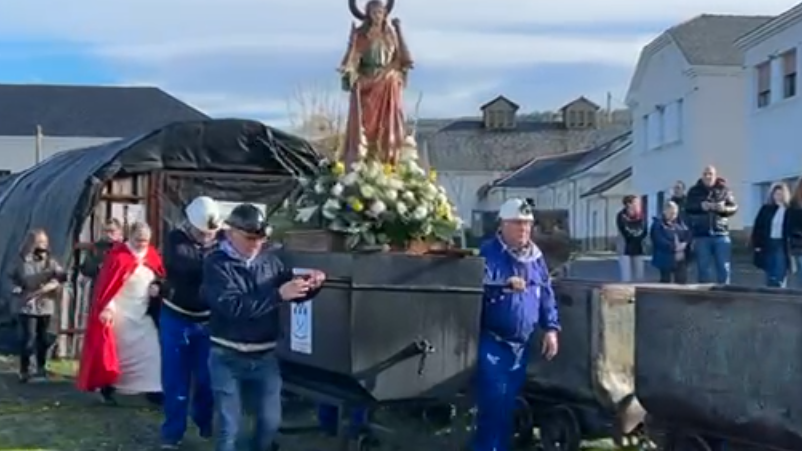 Imagen: Procesión de Santa Bárbara en Fabero de El Bierzo