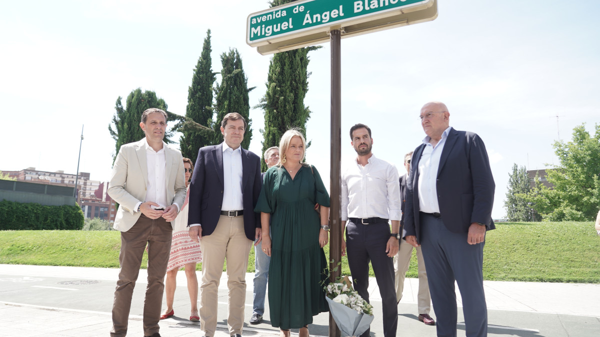 Imagen: ICAL. Las NNGG del PP en Valladolid rinden homenaje a Miguel Ángel Blanco, asesinado por ETA.