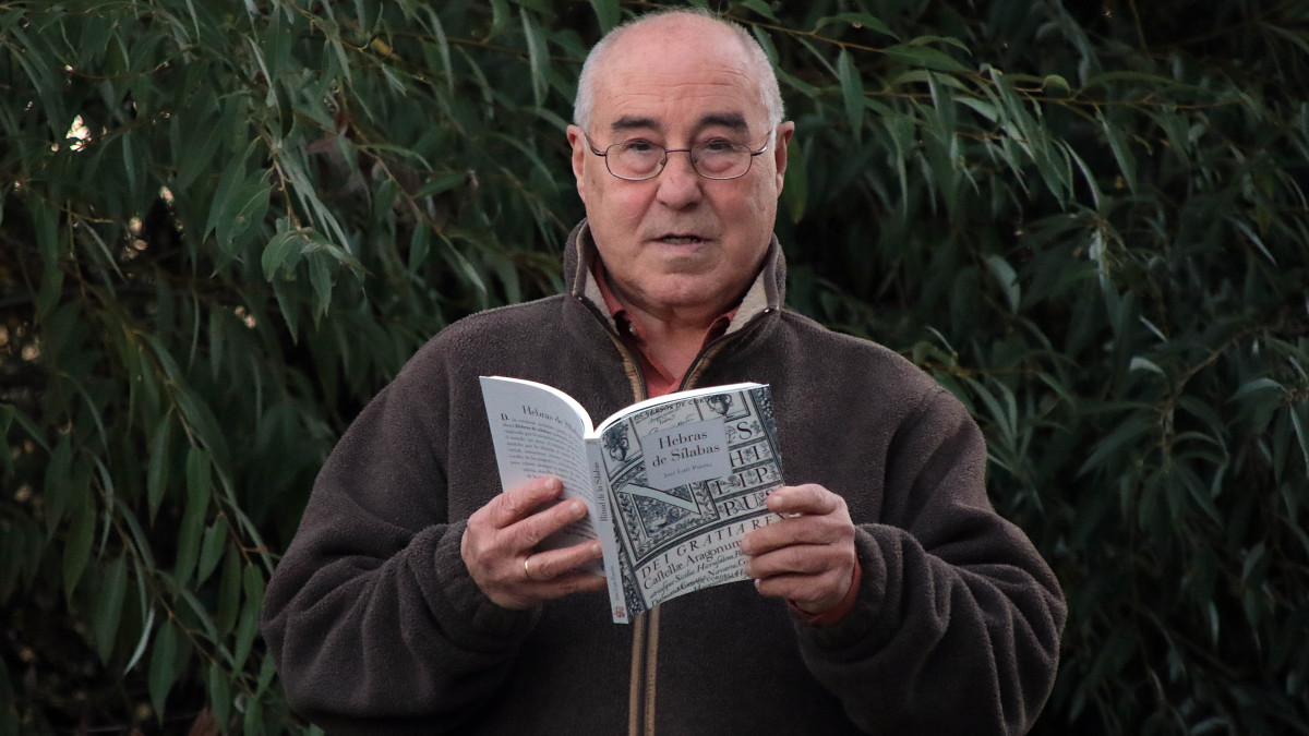 Imagen: El escritor José Luis Puerto, en León- Peio García