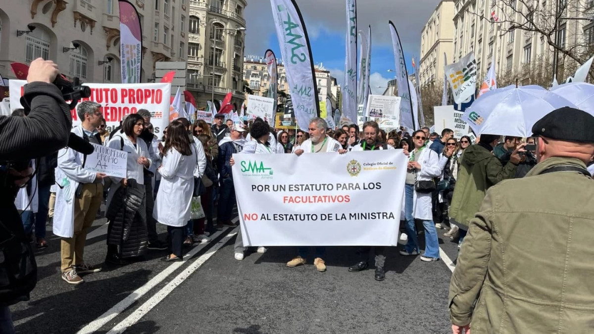 Imagen: CESMCYL | Archivo. Manifestación del médicos en abril contra el Estatuto Marco