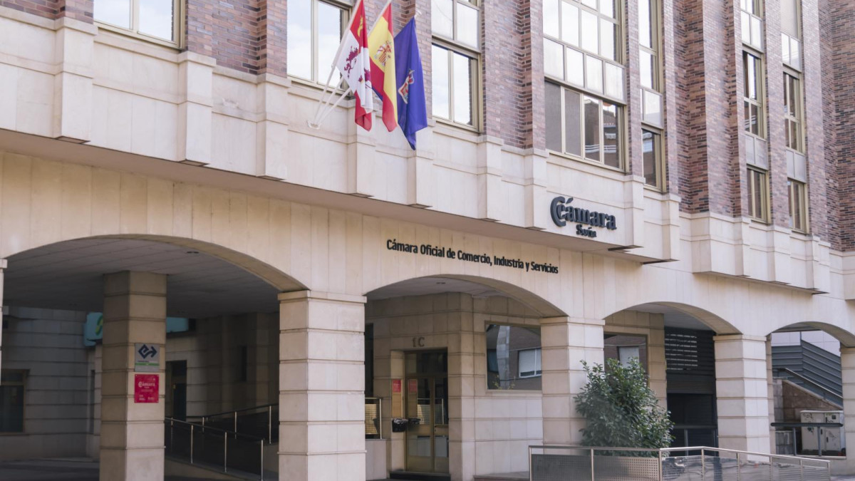 Imagen: Fachada de la sede de la Cámara de Comercio de Soria. 