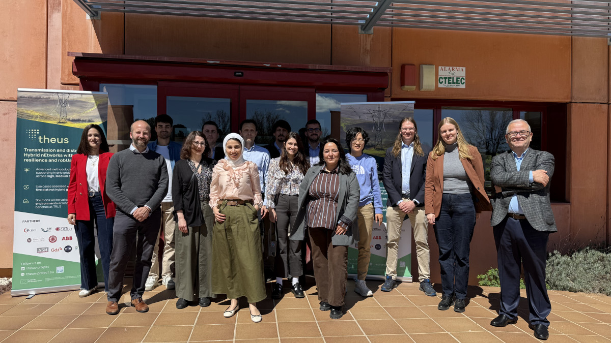 Imagen: Participantes en la Asamblea General del proyecto THEUS. 