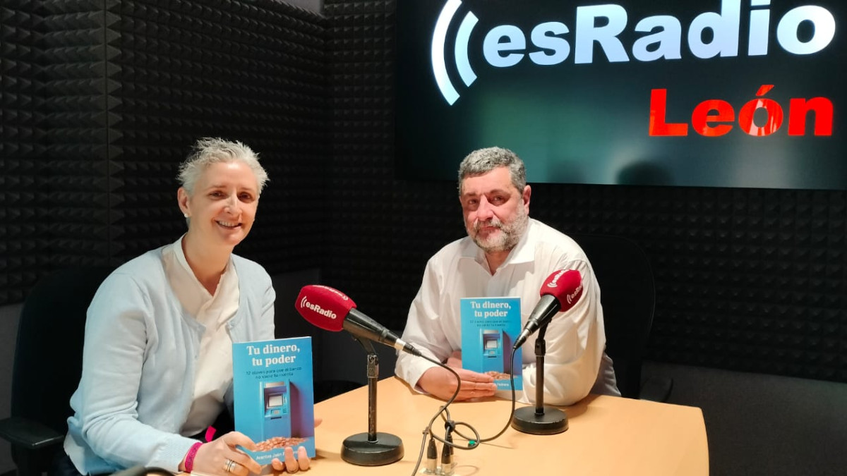 Imagen: La abogada Arantxa Jaén, presenta su libro "Tu dinero, tu poder" en el programa Manos Arrriba