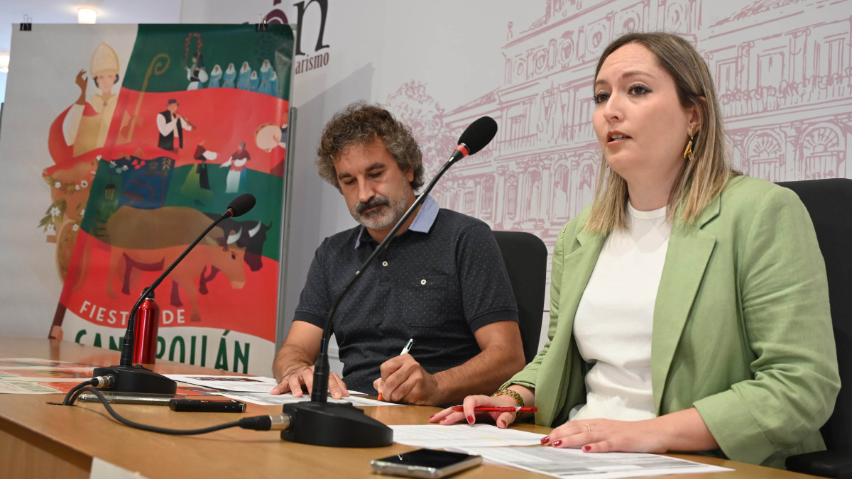 Imagen: La concejala de Comercio, Consumo y Fiestas, Camino Orejas, presenta el programa de las fiestas de San Froilán. FOTO: Peio García ICAL