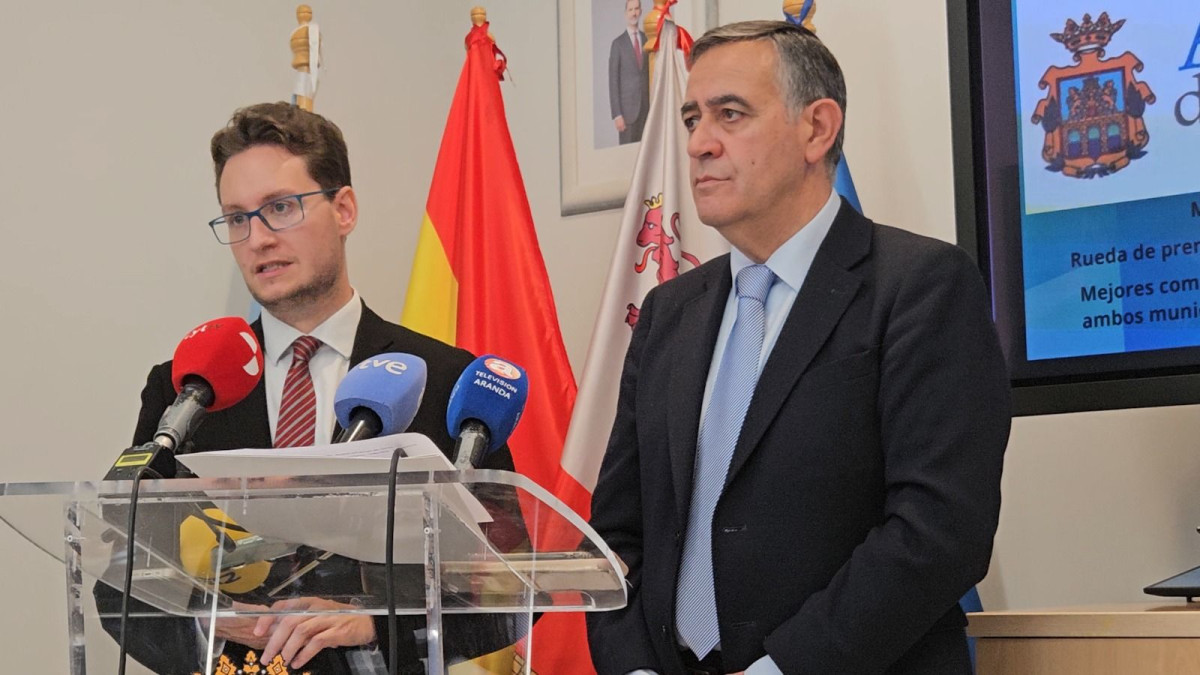 Imagen: El alcalde de Aranda de Duero, Antonio Linaje Niño, junto al alcalde de El Burgo de Osma, Antonio Pardo. 