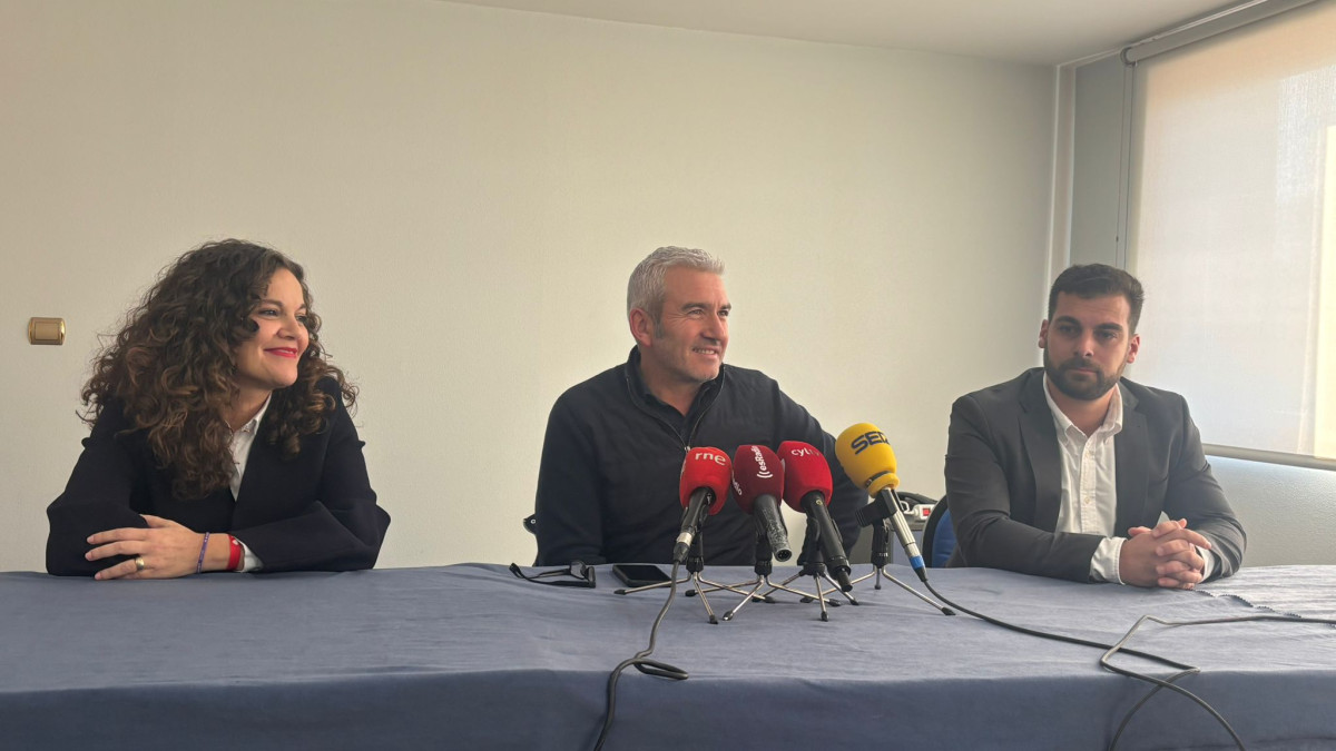 Imagen: Reunión de los alcaldes de Igüeña, Bembibre y Noceda de El Bierzo