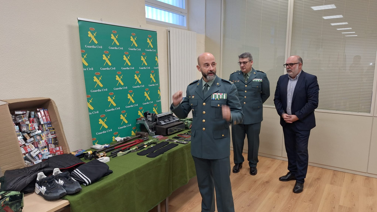 Imagen: Parte del material recuperado en la denominada “Operación Caraza”. 