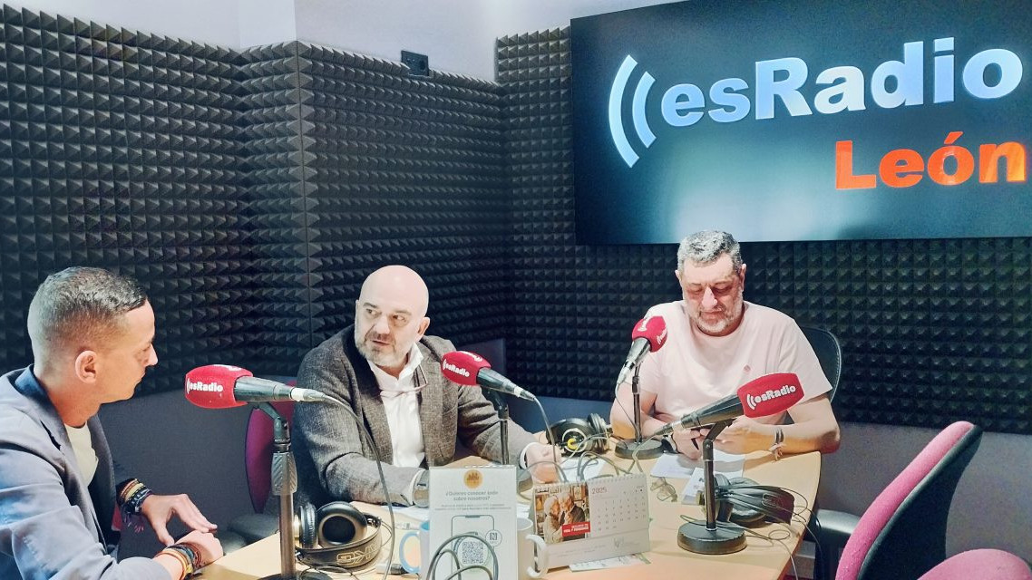 Imagen: El farmacéutico Javier Herradón durante la entrevista en el programa Manos Arriba