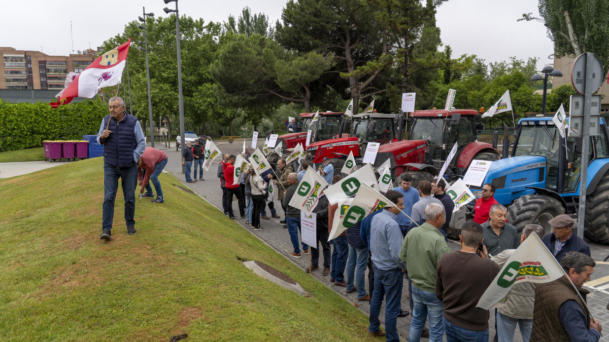 Imagen: ICAL. Concentración de UCCL por los bajos precios del cereal.