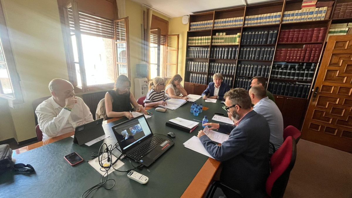 Imagen: El alcalde de Soria, Carlos Martínez, ha presidido la sesión ordinaria del Patronato del Centro de Alto Entrenamiento y Promoción Deportiva (CAEP),. 