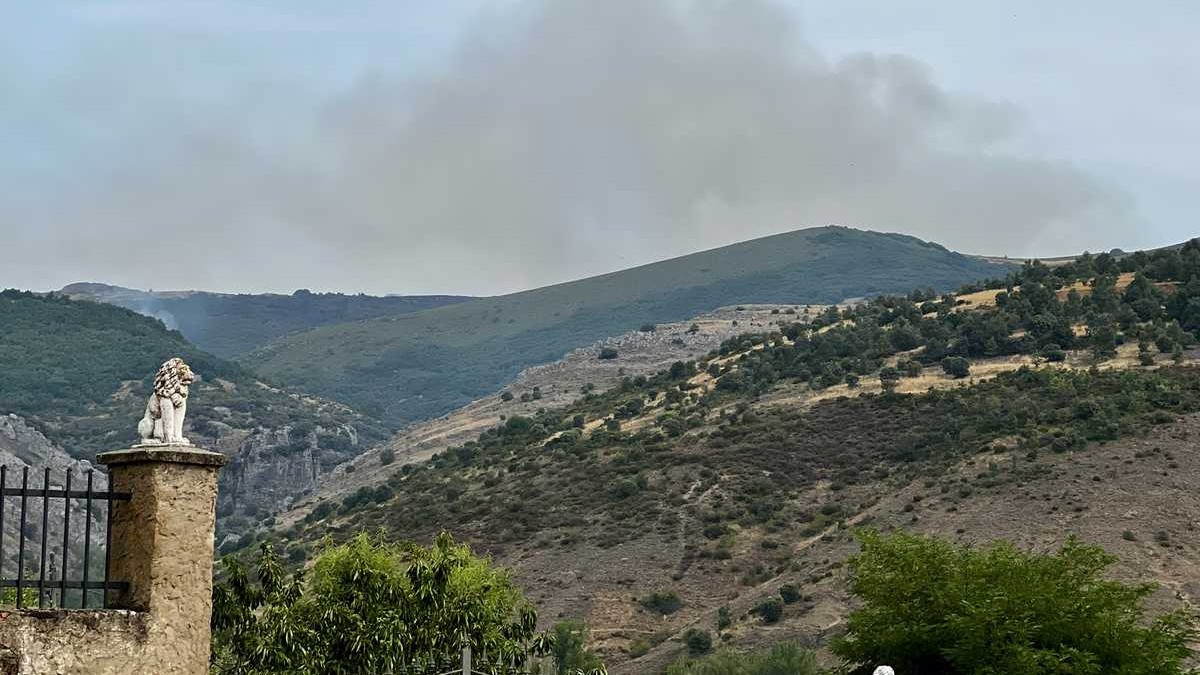 Imagen: ICAL. Incendio de nivel 1 en Olleros de Alba (León)