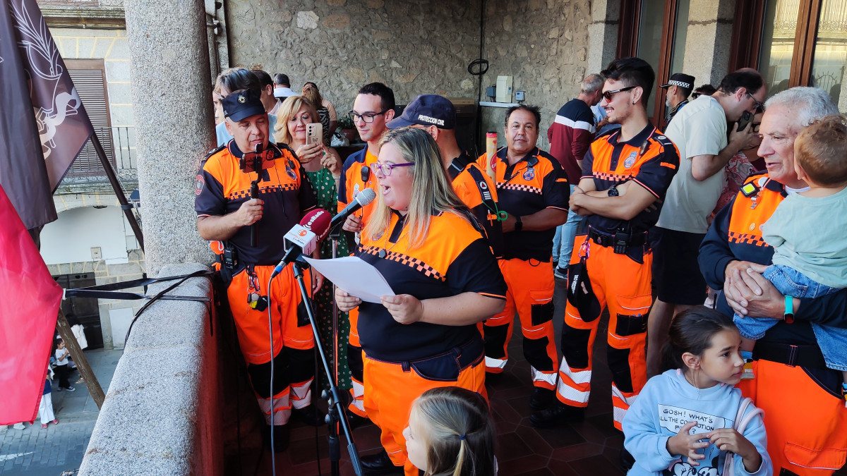 Imagen: Los voluntarios de la Agrupación de Protección Civil pronunciaron el pregón festivo