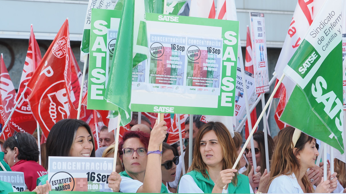 Imagen: ICAL. Los sanitarios salen a la calle para reivindicar mejoras en el Estatuto Marco. 
