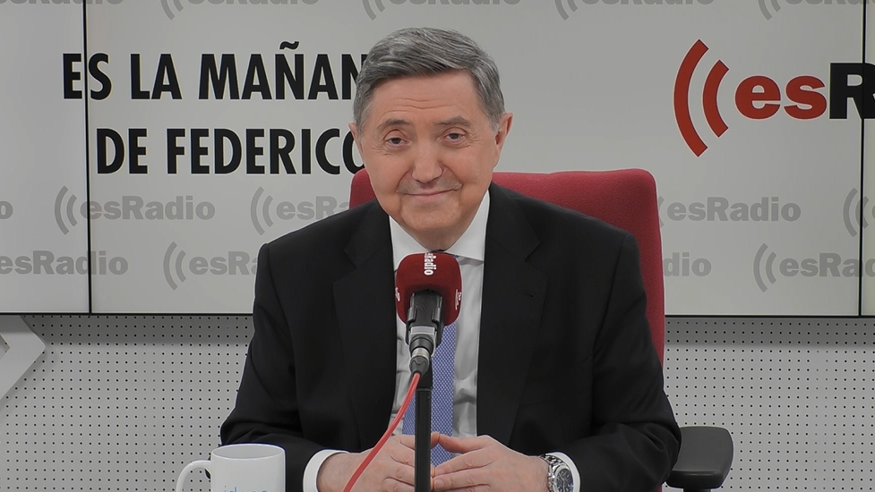 Imagen: Federico Jiménez Losantos en el estudio central de esRadio.