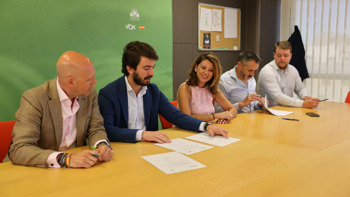 Imagen: ICAL. El grupo VOX reestructura su organización en las Cortes, con Juan García-Gallardo como nuevo portavoz.