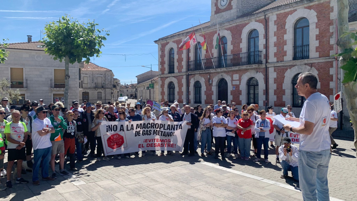 Imagen: FOTO DE ARCHIVO | ICAL | Unas 300 personas se concentran en Montemayor de Pililla (Valladolid) contra una planta de biogás
