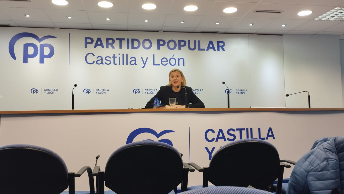 Imagen: esRadio Castilla y León. La coordinadora de Acción Política del Partido Popular de Castilla y León, Isabel Blanco, defiende el 'no' de su formación al decreto Ómnibus.