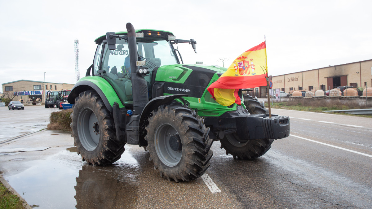 Imagen: ICAL. Tractor de una movilización en Zamora.