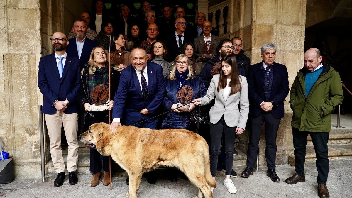 Imagen: La Diputación de León acoge los Premios Aventura Trashumante con la medallista olímpica Theresa Zabell como madrina / ICAL-Campillo