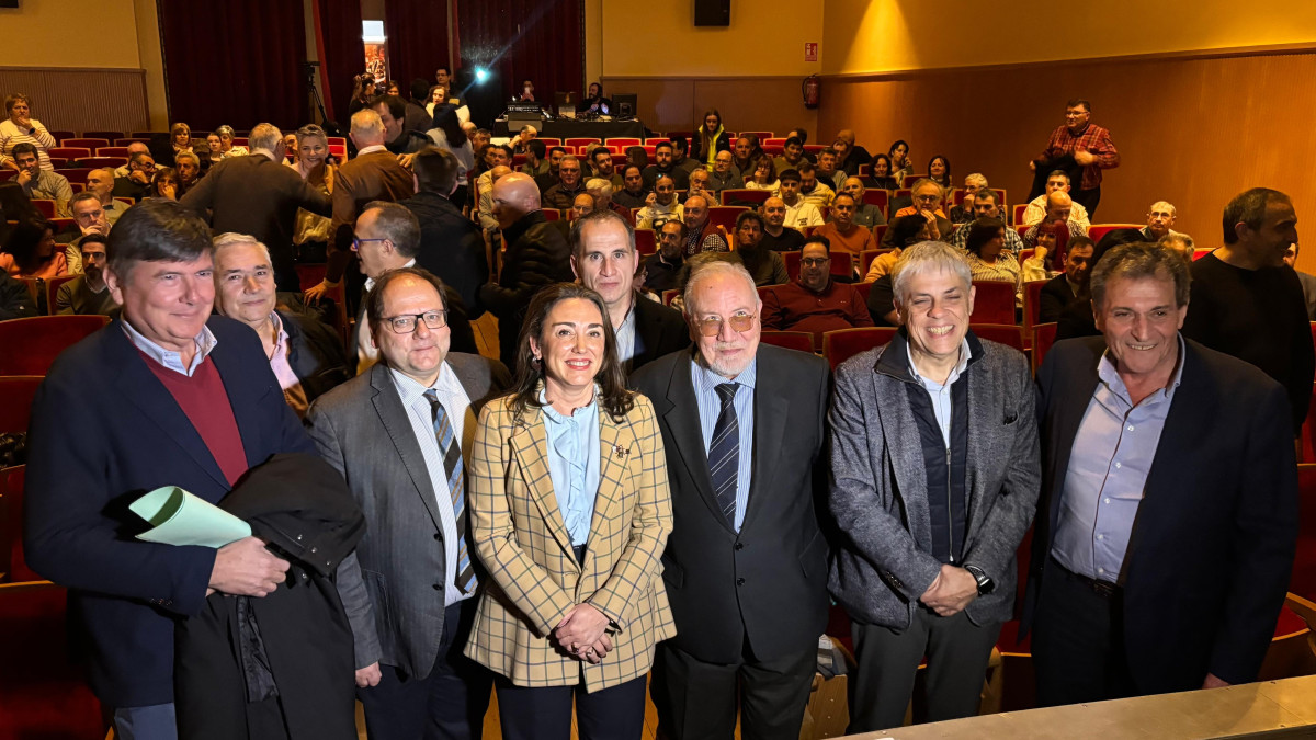 Imagen: La consejera de Agricultura, Ganadería y Desarrollo Rural, María González Corral, durante la apertura de la jornada ‘El futuro de la agricultura en la provincia de León’ celebrada en La Bañeza.