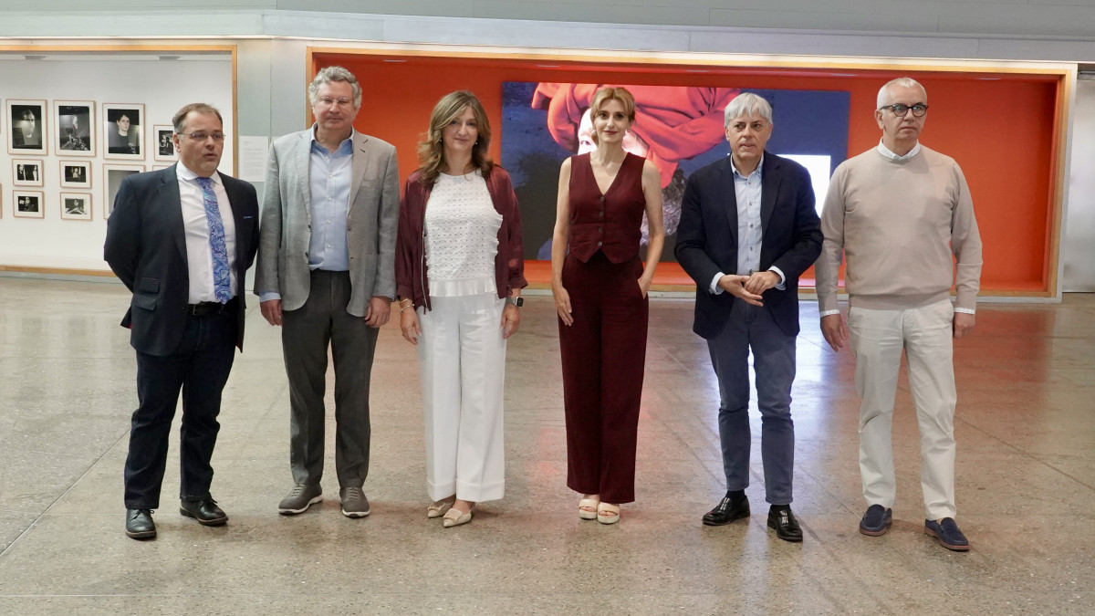 Imagen: La viceconsejera de Acción Cultural, Mar Sancho, y la rectora de la Universidad de León, Nuria González, participan en la presentación del estudio del impacto económico y cultural de 