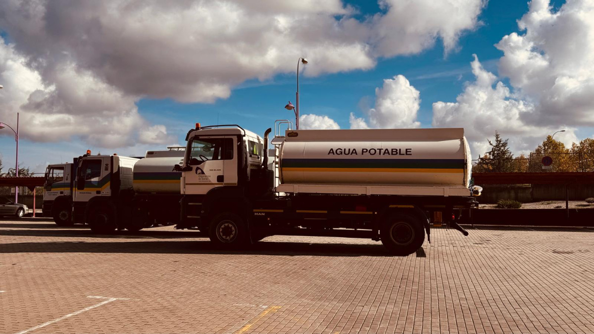 Imagen: Los camiones cisterna de la Diputación provincial de Soria han repartido a lo largo del año 2025 un total de 3.147.000 litros de agua potable. 