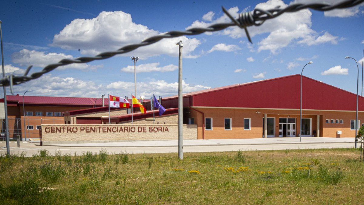 Imagen: Exterior del Centro Penitenciario de Soria. 