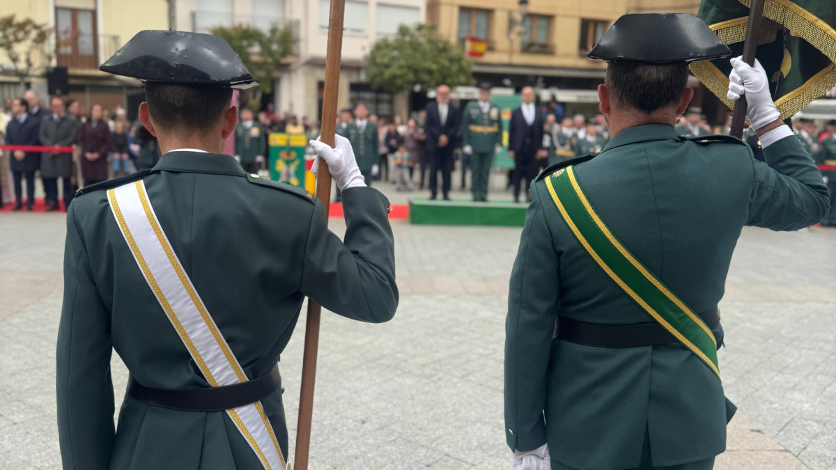 Imagen: La Plaza Mayor de Ágreda ha sido escenario del acto provincial de la Guardia Civil en el 182 aniversario de su fundación. 