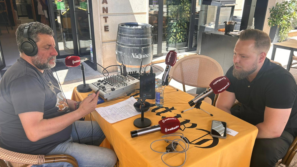 Imagen: El gerente del restaurante Pico Pico, Pablo Martínez, durante la entrevista en el programa Manos Arriba