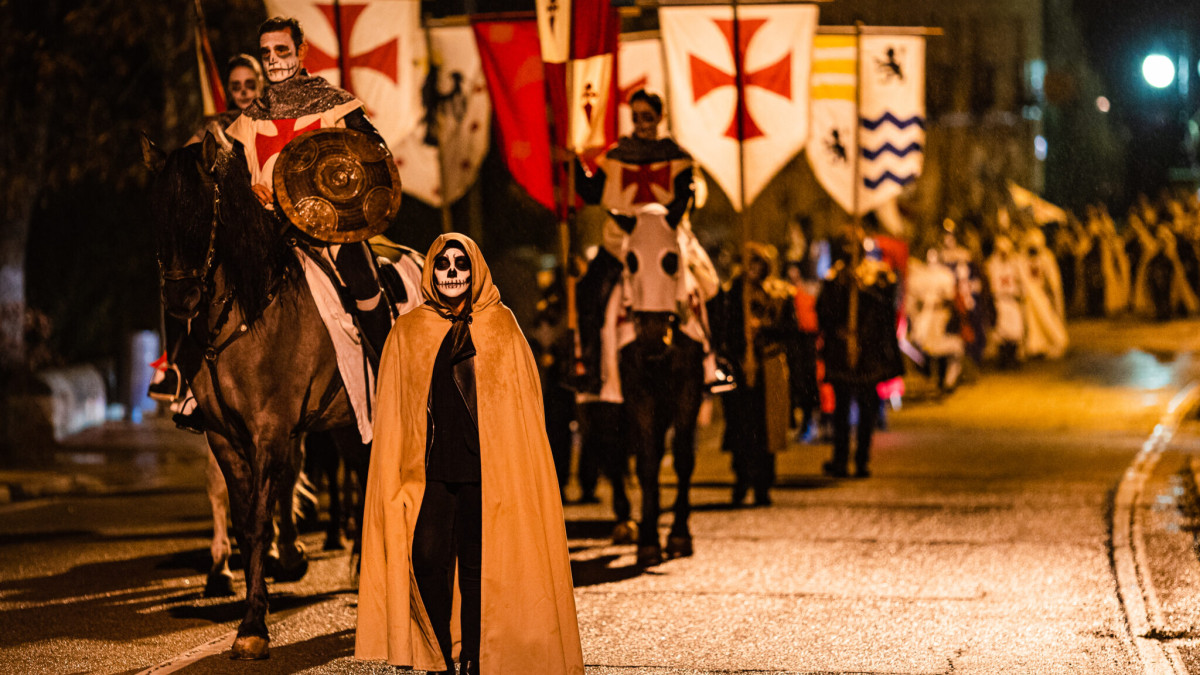 Imagen: El sábado 31 de octubre, a partir de las 20.00 horas, llegará uno de los acontecimientos más esperados y multitudinarios del festival: el Desfile de las Ánimas