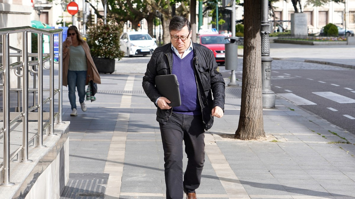 Imagen: ICAL. Miriam Chacón. Rafael Delgado llega a la Audiencia Provincial de Valladolid en la última jornada del juicio por el caso de la 'Perla Negra'.
