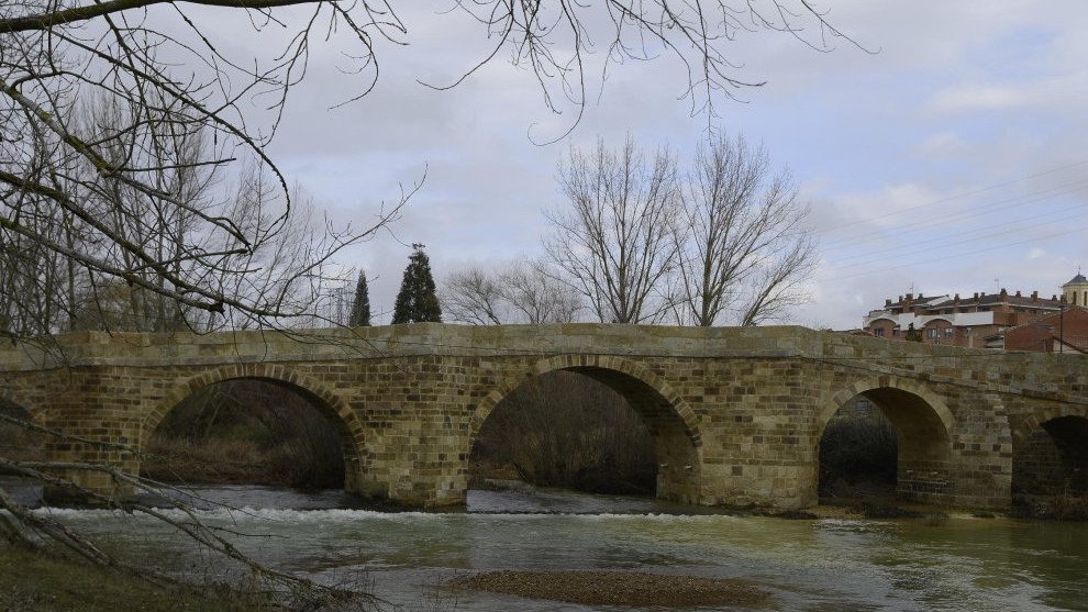 Imagen: Diario de León 7 El Puente Canto de la localidad leonesa de Sahagún