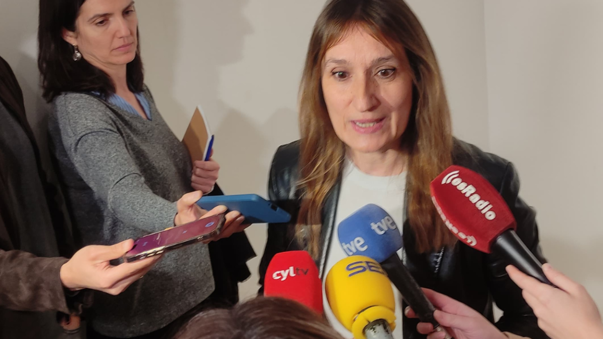 Imagen: esRadio CyL. La consejera de Educación, Rocío Lucas, habla de la EBAU única.