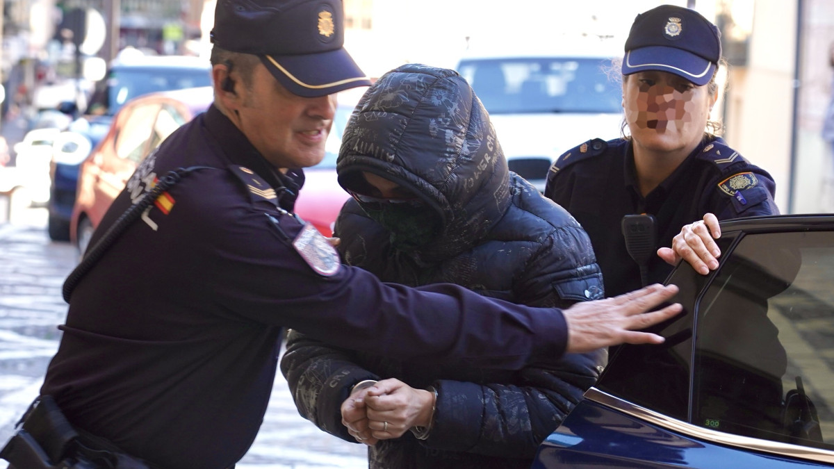 Imagen:  Primera jornada del juicio contra una auxiliar de Enfermería acusada de asesinato por la muerte de una paciente de la Residencia de Ancianos Virgen del Camino de León en 2022