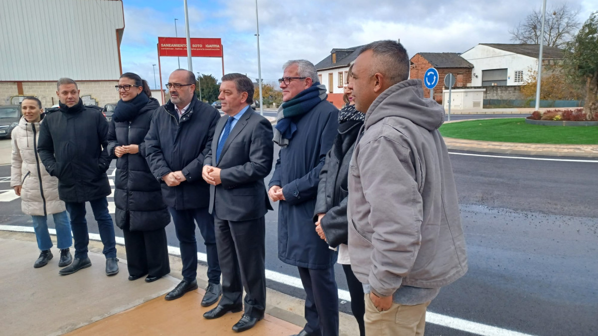 Imagen: Inauguración de la glorieta