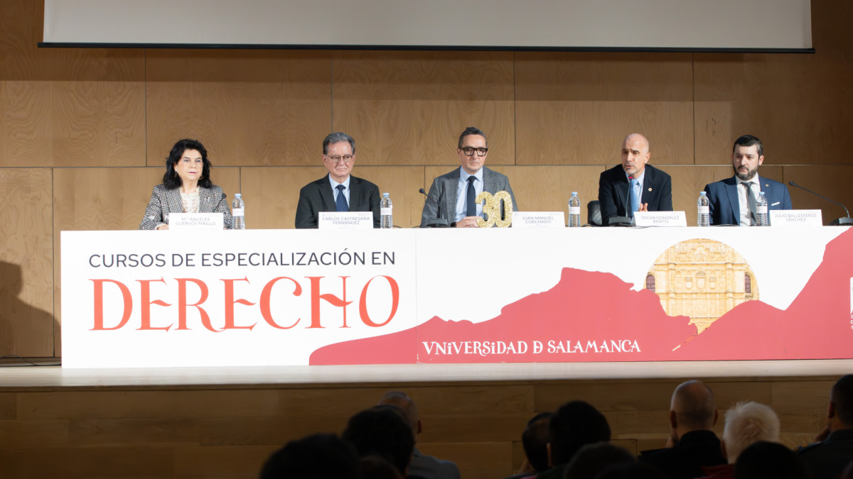 Imagen: Conferencia inaugural del Curso de Especialización en Derecho de la USAL