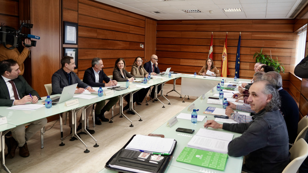 Imagen: Reunión del Consejo Regional Agrario celebrada en Valladolid, con representantes de la Junta de Castilla y León y líderes de las principales organizaciones profesionales agrarias. Foto: Junta de Castilla y León.