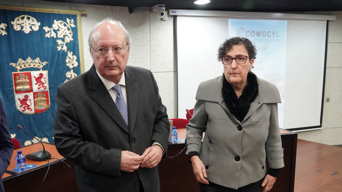 Imagen: ICAL. El Consejo Económico y Social de Castilla y León presenta un estudio pionero sobre el teletrabajo y la despoblación.