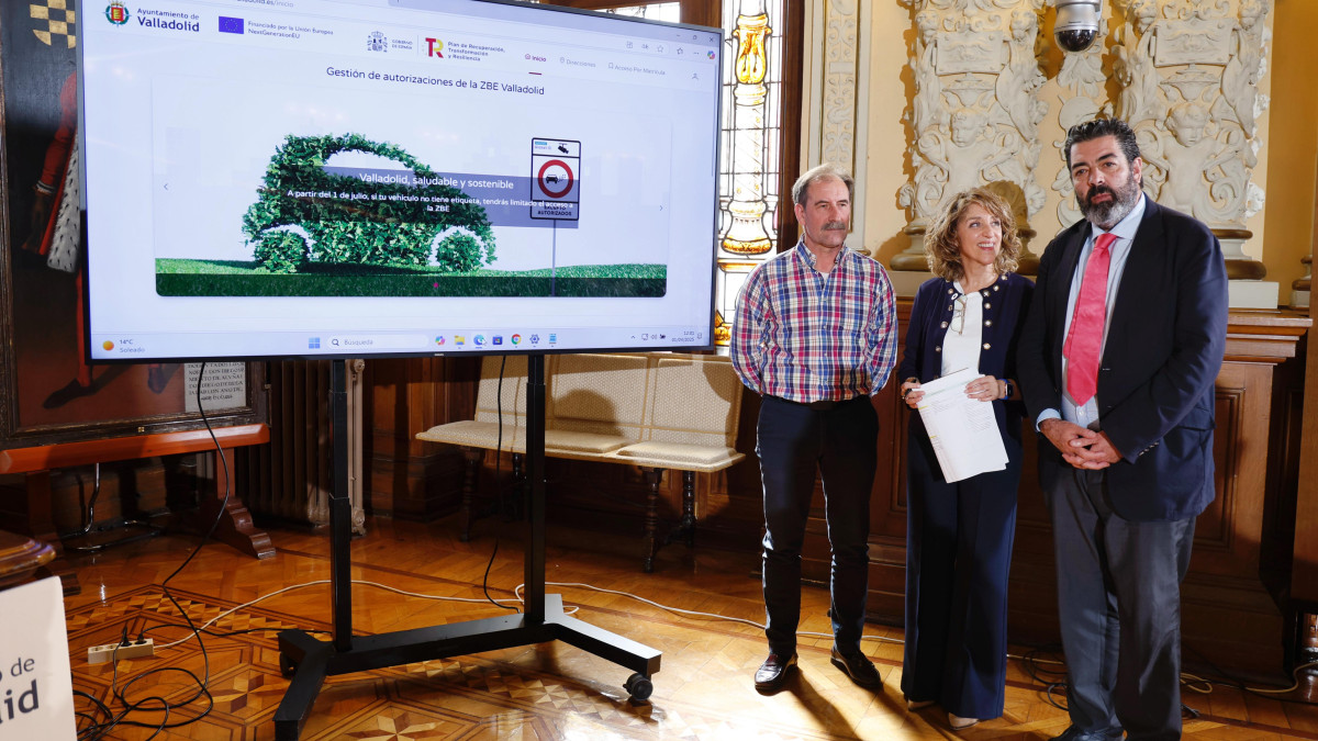 Imagen: ICAL. Imagen de archivo de la presentación de la ZBE en Valladolid.