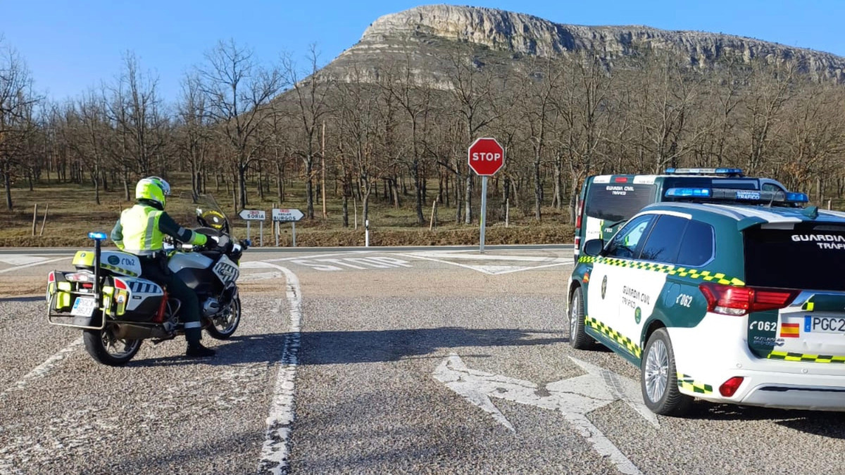 Imagen: La Guardia Civil detecta un turismo  de alta gama circulando a 192 km/h  en una vía limitada a 90 km/h. 