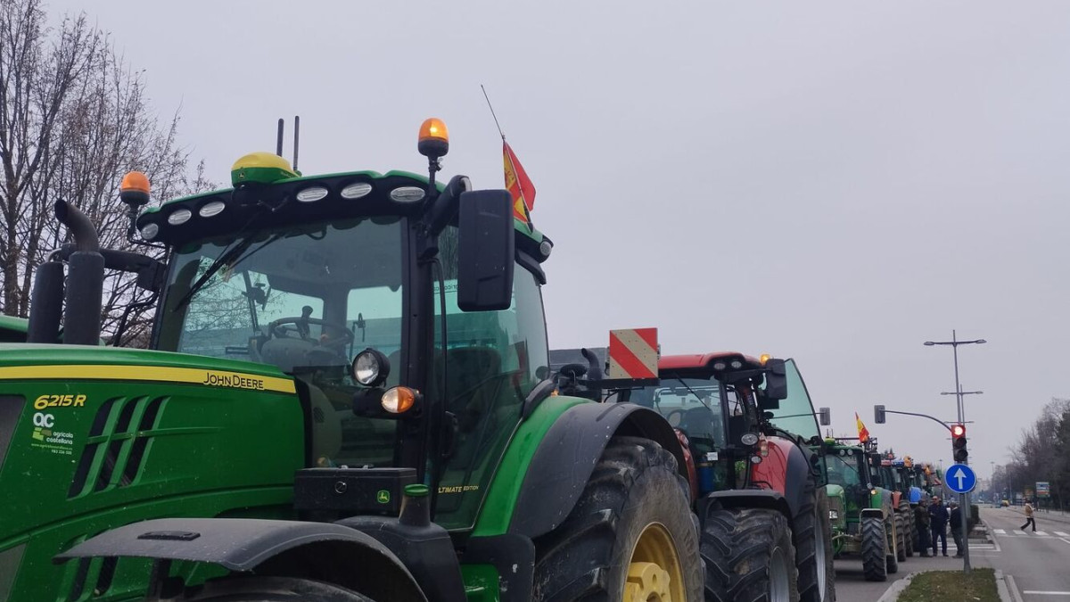 Imagen: Tractorada a su paso por Valladolid | EsRadio Castilla y León