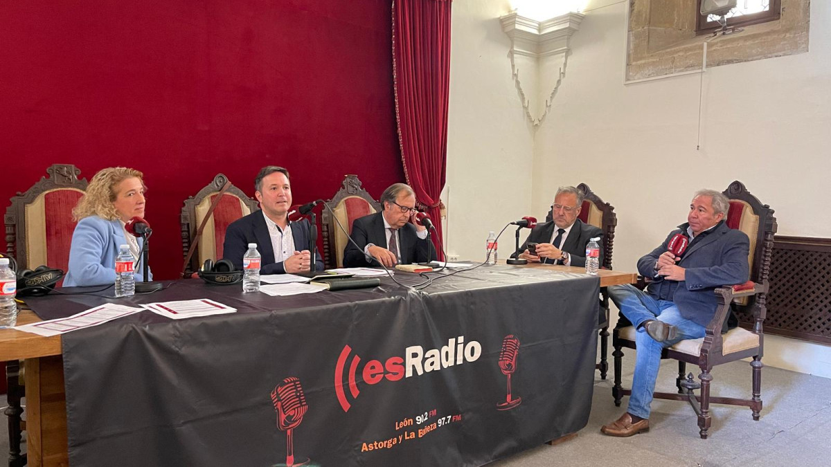 Imagen: EsRadio CyL. Programa especial de Es La Mañana de Castilla y León, desde la  Basílica de San Isidoro.