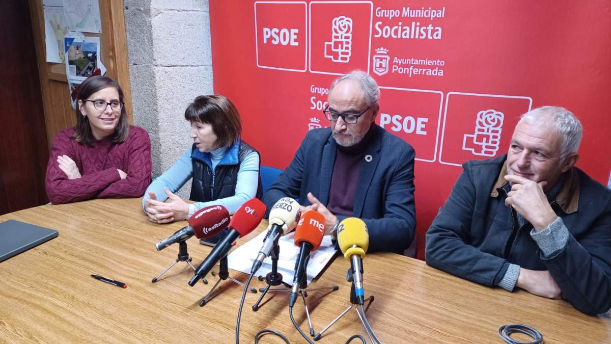 Imagen: Rueda de prensa del Grupo Municipal Socialista