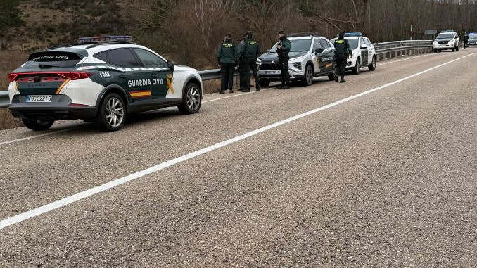Imagen: Dispositivo de la Guardia Civil para localizar al joven desaparecido. 
