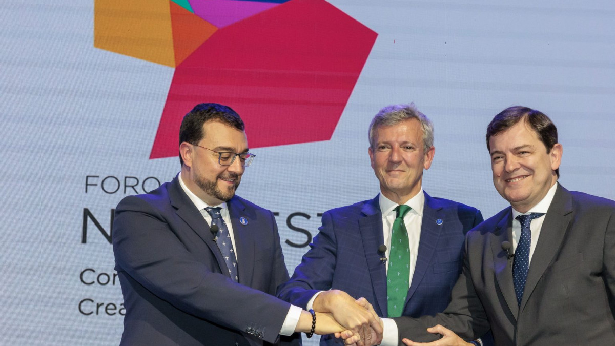 Imagen: Barbón, Rueda y Mañueco, en la reunión de ayer (Foto: Junta de Castilla y León)