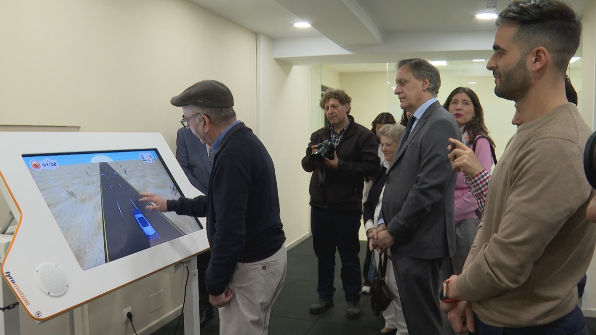 Imagen: Manuel,  uno de los pacientes que se beneficia del tratamiento con el nuevo robot